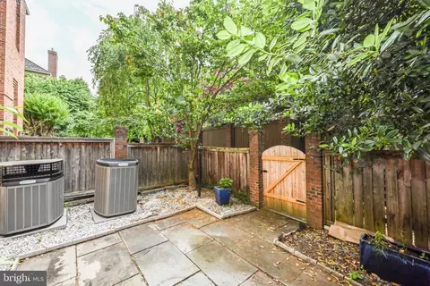 1469 Hampton Ridge Dr, Mclean, VA 22101 photo 50