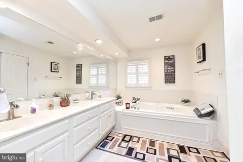 1469 Hampton Ridge Dr, Mclean, VA 22101 photo 35