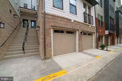 5678 Stephanie Tessa Way, Alexandria, VA 22303