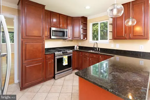 6800 Rolling Rd, Springfield, VA 22152 photo 19