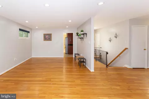 6800 Rolling Rd, Springfield, VA 22152 photo 17