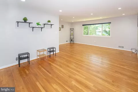 6800 Rolling Rd, Springfield, VA 22152 photo 22