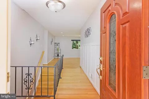 6800 Rolling Rd, Springfield, VA 22152 photo 13