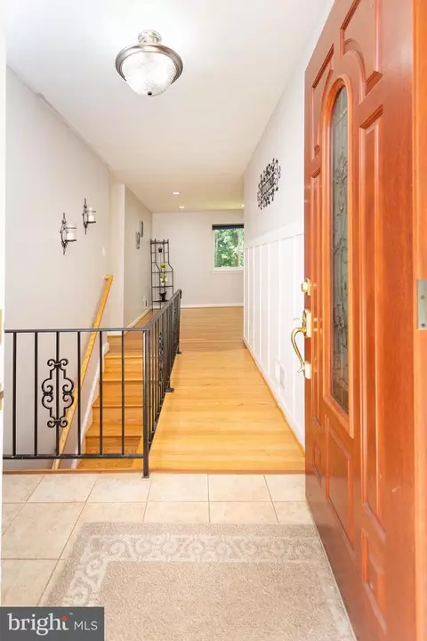 6800 Rolling Rd, Springfield, VA 22152 photo 14
