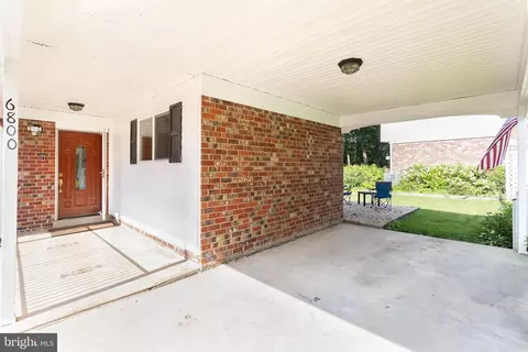 6800 Rolling Rd, Springfield, VA 22152 photo 5