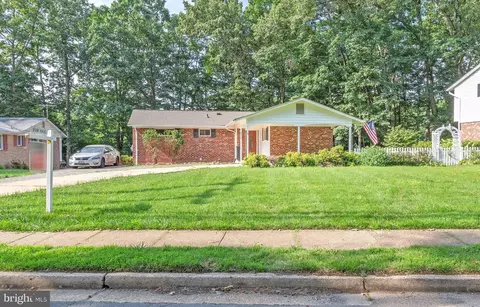 6800 Rolling Rd, Springfield, VA 22152 photo 2