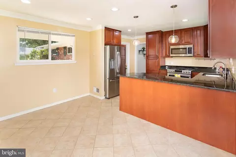 6800 Rolling Rd, Springfield, VA 22152 photo 20