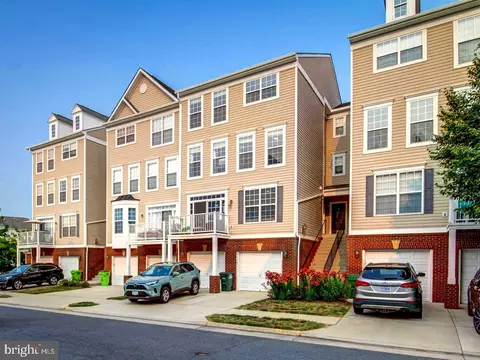 2509 Einstein St #226, Herndon, VA 20171