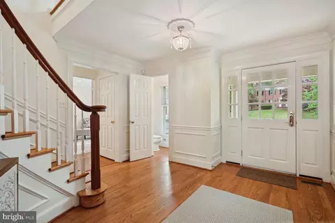 1211 Suffield Dr, Mclean, VA 22101 photo 4