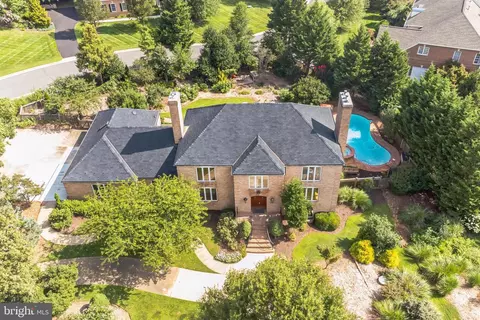 11708 Talley Ct, Oakton, VA 22124