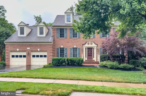 7904 Bracksford Ct, Fairfax Station, VA 22039