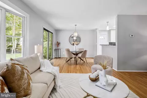 8302 Brixton St, Springfield, VA 22152 photo 10