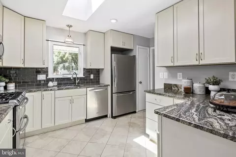 8302 Brixton St, Springfield, VA 22152 photo 15