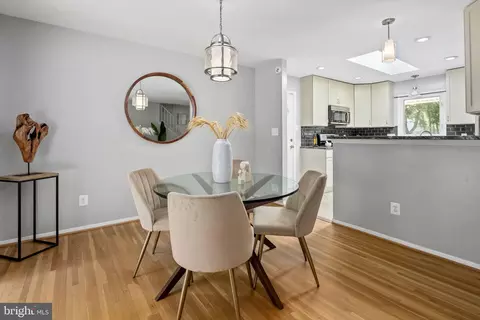 8302 Brixton St, Springfield, VA 22152 photo 12