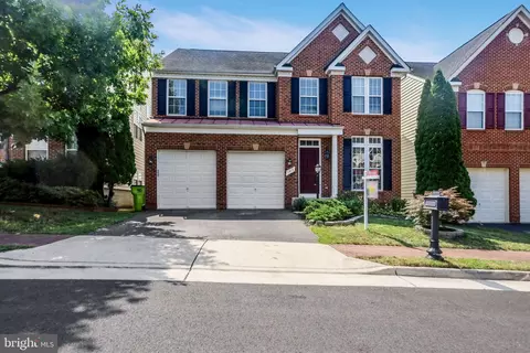 9917 E Hill Dr, Lorton, VA 22079