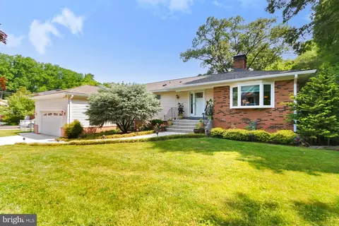2855 Hideaway Rd, Fairfax, VA 22031