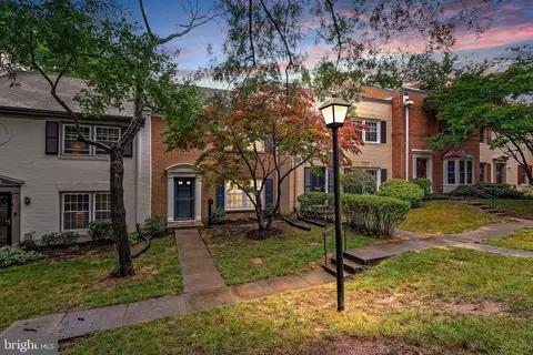 6008 Waterbury Ct, Springfield, VA 22152