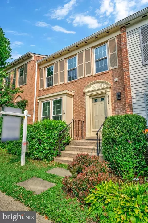 5660 Ridge View Dr, Alexandria, VA 22310