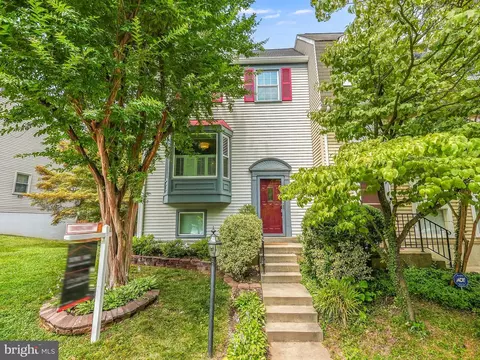 2985 Oakleigh Ln, Oakton, VA 22124