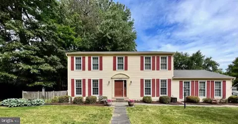 10001 Wards Grove Cir, Burke, VA 22015
