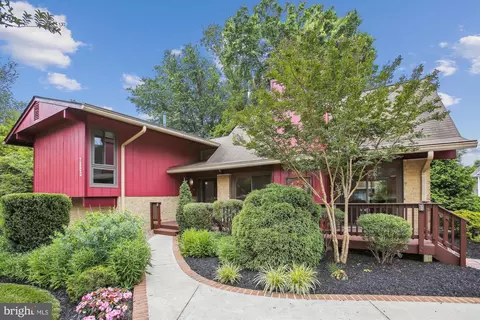 7803 Appledore Ct, Falls Church, VA 22043