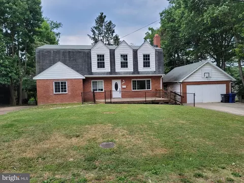 4122 Village Ct, Annandale, VA 22003