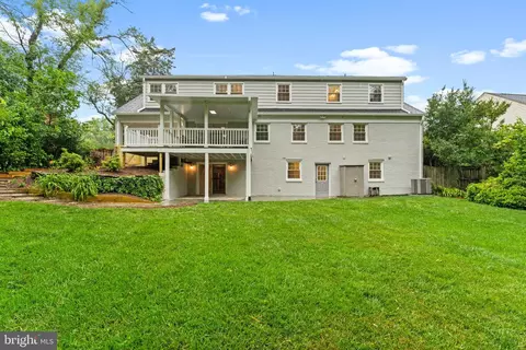 2507 Stirrup Ln, Alexandria, VA 22308