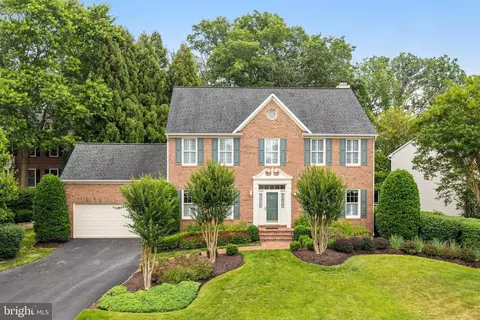 12702 Pond Crest Ln, Oak Hill, VA 20171