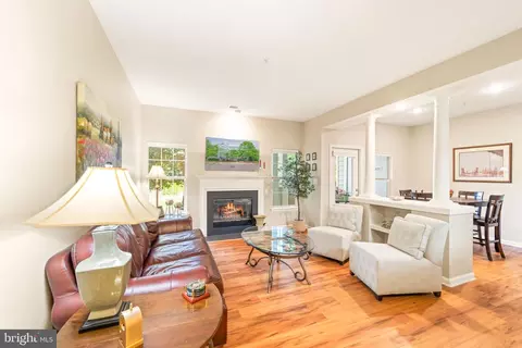 1712 Lake Shore Crst #5, Reston, VA 20190