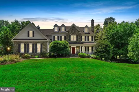 10509 Wynfield Woods Dr, Great Falls, VA 22066