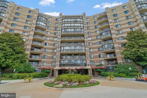 8340 Greensboro Dr #608, Mclean, VA 22102
