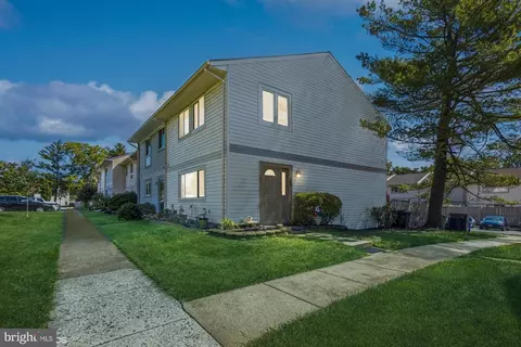 755 Cordell Way, Herndon, VA 20170