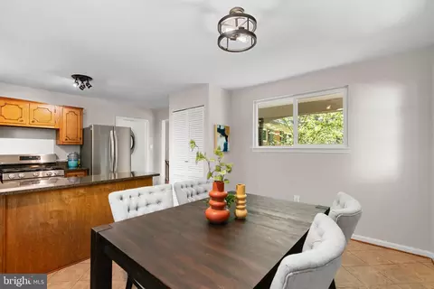 5318 Weymouth Dr, Springfield, VA 22151 photo 10