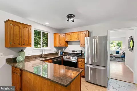 5318 Weymouth Dr, Springfield, VA 22151 photo 13