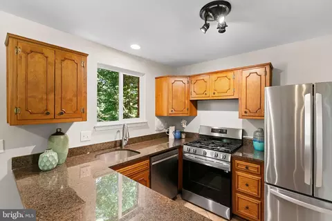 5318 Weymouth Dr, Springfield, VA 22151 photo 14