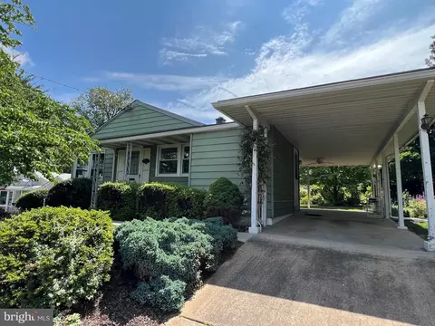 3019 Graham Rd, Falls Church, VA 22042