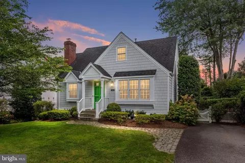 2350 N Oak St, Falls Church, VA 22046