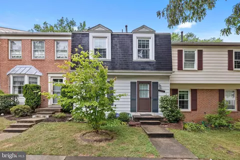 4902 Van Walbeek Pl, Annandale, VA 22003