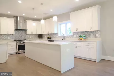 7016 Ridgeway Dr, Springfield, VA 22150 photo 13