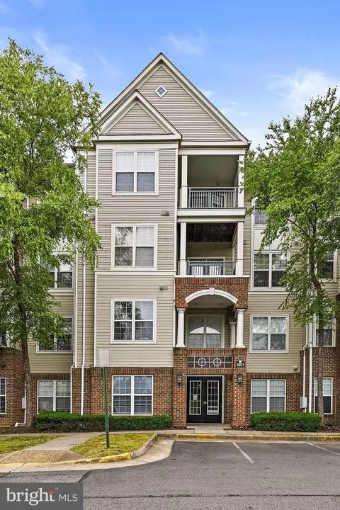 3021 Nicosh Cir #1307, Falls Church, VA 22042