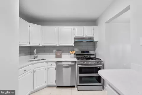 1558 Northgate Sq #58/32B, Reston, VA 20190