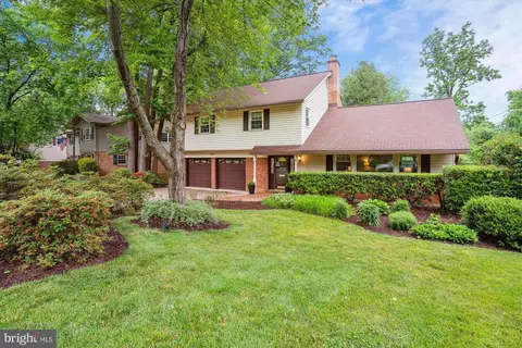 8525 Bound Brook Ln, Alexandria, VA 22309