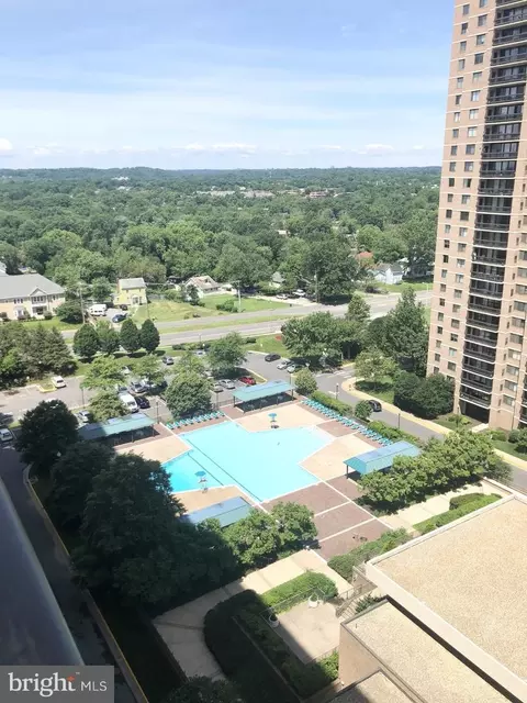 5501 Seminary Rd #1502S, Falls Church, VA 22041