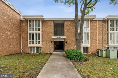 2606 Indian Dr #55, Alexandria, VA 22303