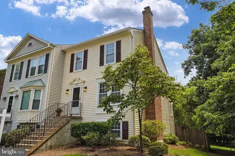 6093 Clay Spur Ct, Centreville, VA 20121