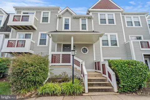 12895 Grays Pointe Rd #12895A, Fairfax, VA 22033
