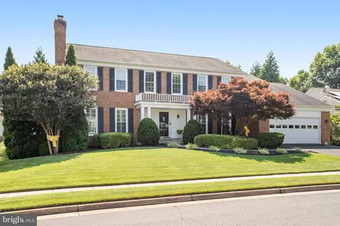 2768 Mansway Dr, Oak Hill, VA 20171