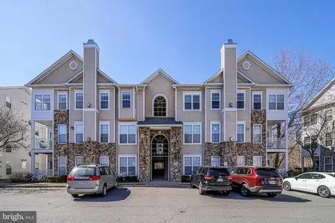 5932 Founders Hill Dr #203, Alexandria, VA 22310