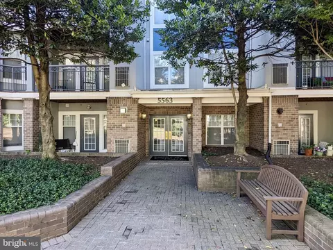5563 Seminary Rd #411, Falls Church, VA 22041