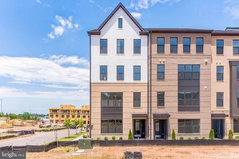 4935 Longmire Way, Chantilly, VA 20151